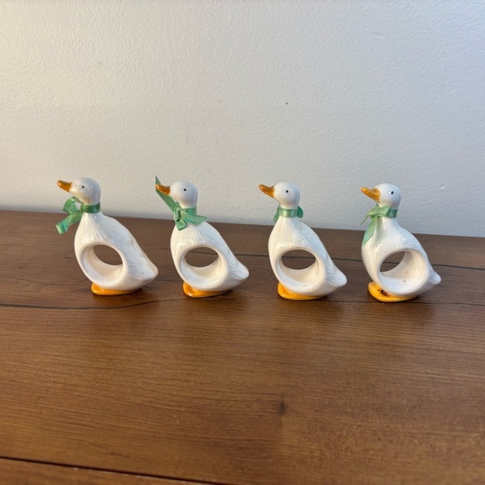 VTG Ceramic White Duck Napkin Rings w/Green Ribbon Ron Gordon Designs 1983